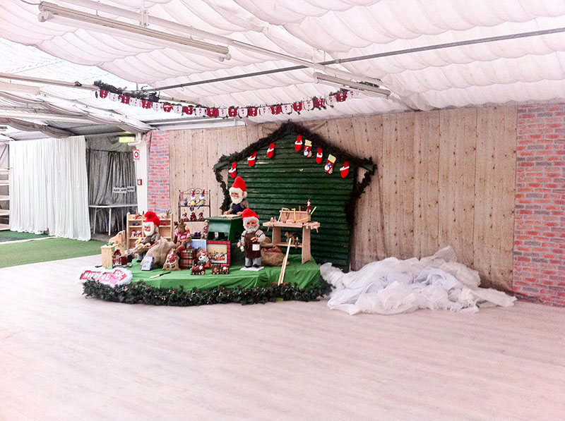 Zwerge im Gartencenter