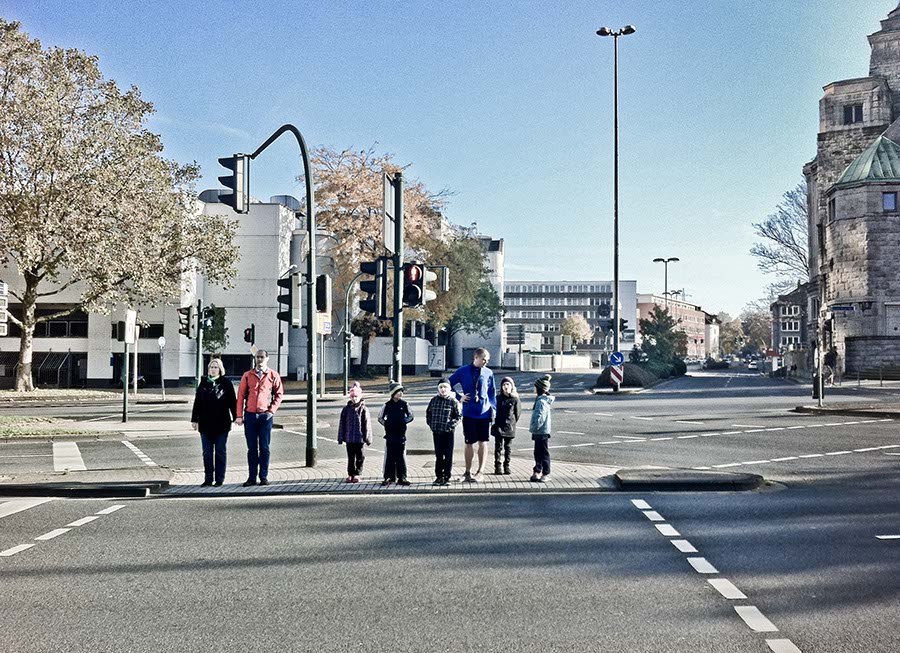 Sonntagmorgenverkehr II